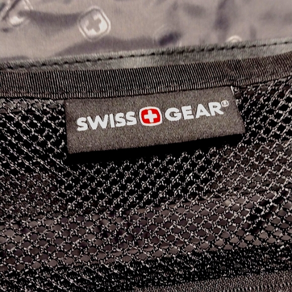 Swiss Gear Hanging Travel Toiletry Case - Picture 2 of 16